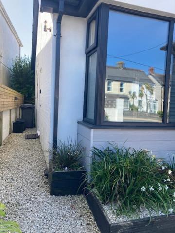 The Salt Box- Lovely Refurbished Annexe, Free Parking, Walk To Porth Beach. Saint Columb Minor Exterior foto